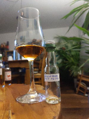 Photo of the rum Montebello Basseterre taken from user crazyforgoodbooze