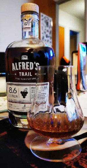 Photo of the rum Alfred‘s Trail Edition 8.6 (Cask Strength) taken from user Kevin Sorensen 🇩🇰