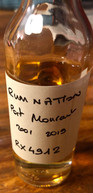 Photo of the rum Small Batch Rare Rums taken from user cigares 