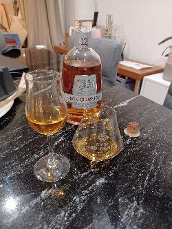 Photo of the rum Ron Quorhum 12 Años Solera taken from user Zboubinho913