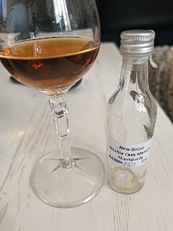 Photo of the rum New Grove Savoir Faire Double Cask Merisier taken from user Michael Ihmels 🇩🇪