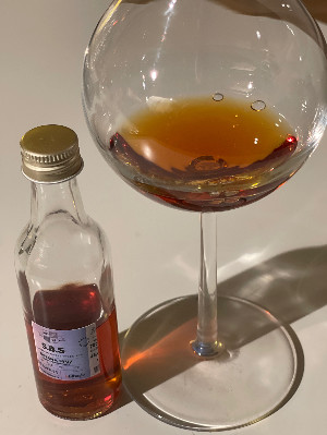 Photo of the rum S.B.S Selected and bottled for Milhade SWR taken from user Thunderbird