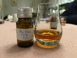 Photo of the rum New Grove Savoir Faire Single Cask taken from user Lot-NAS