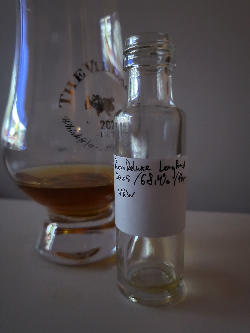 Photo of the rum Wild Series Rum Jamaica No. 26 VRW taken from user zabo