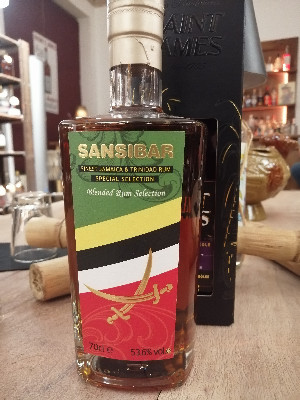 Photo of the rum Finest Jamaica & Trinidad Rum Special Selection taken from user Gunnar Böhme "Bauerngaumen" 🤓