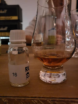 Photo of the rum 21 Years Nassau Valley Cask taken from user zabo