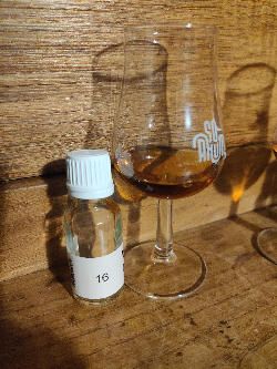 Photo of the rum 21 Years Nassau Valley Cask taken from user Vincent D