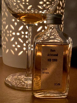 Photo of the rum Rum Artesanal Jamaica Rum (HD Distillery) C<>H taken from user Mirco