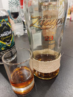 Photo of the rum Ron Zacapa Solera Centenario 23 taken from user Vincent D