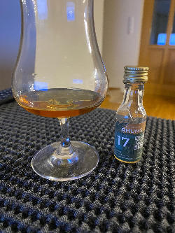 Photo of the rum Sélection de fûts taken from user martin slezák