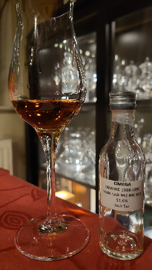 Photo of the rum Omega 1988-1990 taken from user Daniel Kennste Doch