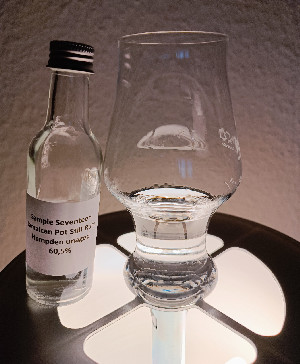 Photo of the rum Sample Seventeen taken from user Rums (Patrick)
