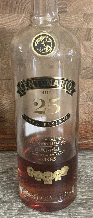 Photo of the rum Centenario Fundación 25 Años Gran Reserva taken from user Anton Krioukov