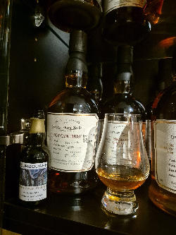 Photo of the rum Exceptional Cask Selection II Port Cask Finish taken from user Aussierumfan