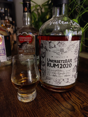 Photo of the rum UnersetzBar Rum 2020 taken from user Gin & Bricks