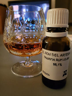 Photo of the rum Panama Rum 23 Años taken from user zabo
