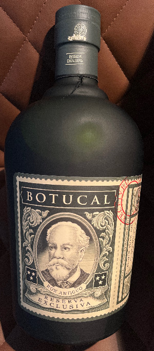 Photo of the rum Diplomático / Botucal Reserva Exclusiva taken from user BTHHo 🥃