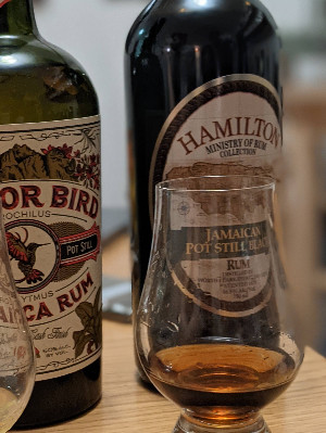 Photo of the rum Hamilton Jamaican Pot Still Black Rum taken from user Peter Bosel