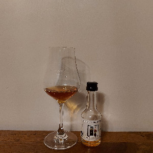 Photo of the rum Blended taken from user Maxence
