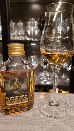 Photo of the rum Rumbastic taken from user Daniel Kennste Doch