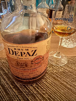 Photo of the rum Cask Strength Small Batch taken from user Jarek