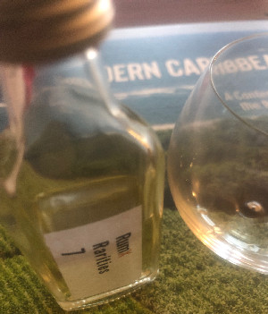 Photo of the rum Demerara (Blue Label) taken from user cigares 