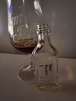 Photo of the rum Demerara (Blue Label) taken from user zabo