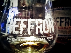 Photo of the rum Heffron Panama 5YO Original taken from user The little dRUMmer boy AkA rum_sk