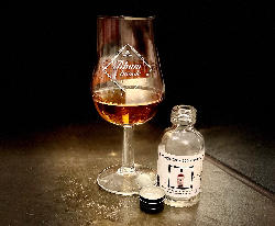 Photo of the rum  taken from user Stefan Persson