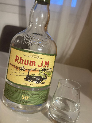 Photo of the rum Blanc taken from user Lawich Lowaine