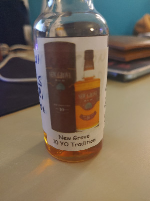 Photo of the rum New Grove Old Tradition 10 taken from user Filip Heimerle