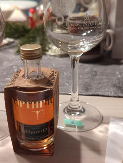 Photo of the rum Opthimus 15 Años OportO taken from user Fiete Heinrich