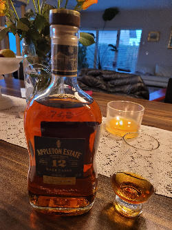 Photo of the rum Rare Casks 12 Years taken from user LukaŽiga