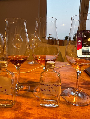 Photo of the rum Exceptional Cask Selection V Criterion taken from user Oliver