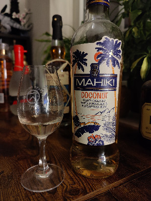 Photo of the rum Mahiki Coconut (Rum-Basis) taken from user Gin & Bricks