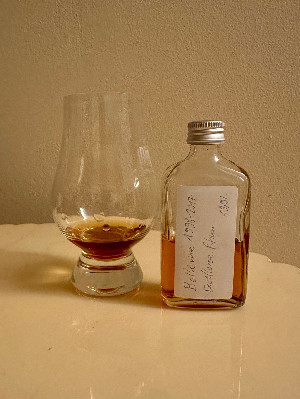 Photo of the rum Guadeloupe SFGB taken from user Oliver