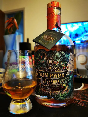 Photo of the rum Don Papa Masskara taken from user Kevin Sorensen 🇩🇰