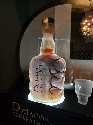 Photo of the rum Dictador Generations Lalique taken from user Kamil Čmiel