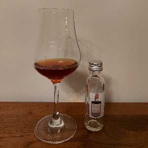 Photo of the rum Rumclub Private Selection Ed. 16 Treasure Cask GMG taken from user Maxence