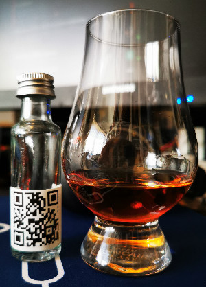 Photo of the rum Dark Navy Blend Selected Series Rum No.3 taken from user Kevin Sorensen 🇩🇰