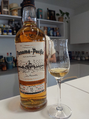 Photo of the rum Panama-Pacific Aged 15 Years taken from user crazyforgoodbooze