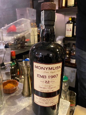 Photo of the rum Exclusive for Guiseppe Begnoni EMB taken from user Lawich Lowaine