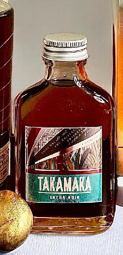 Photo of the rum Takamaka Extra Noir (Charred Cask Rum) taken from user Zucker und Zeste