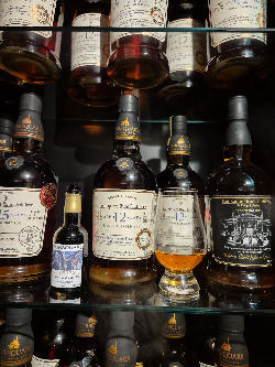 Photo of the rum  taken from user Aussierumfan