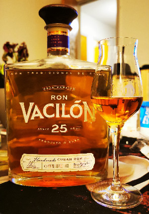 Photo of the rum Vacilon Añejo 25 Años taken from user Kevin Sorensen 🇩🇰