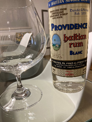 Photo of the rum Providence Haitian Rum Blanc „Dunder & Syrup“ taken from user Giorgio Garotti