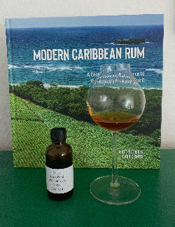 Photo of the rum LMDW Singapore 15th Anniversary VRW taken from user mto75