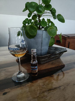 Photo of the rum Jamaica HD (Selected by Kirsch) OWH taken from user Tim 