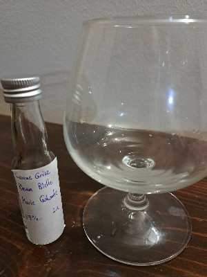 Photo of the rum Canne Grise taken from user Émile Shevek