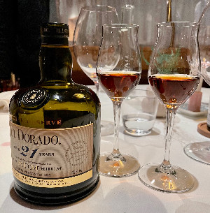Photo of the rum El Dorado 21 (2020 Release) taken from user Stefan Persson